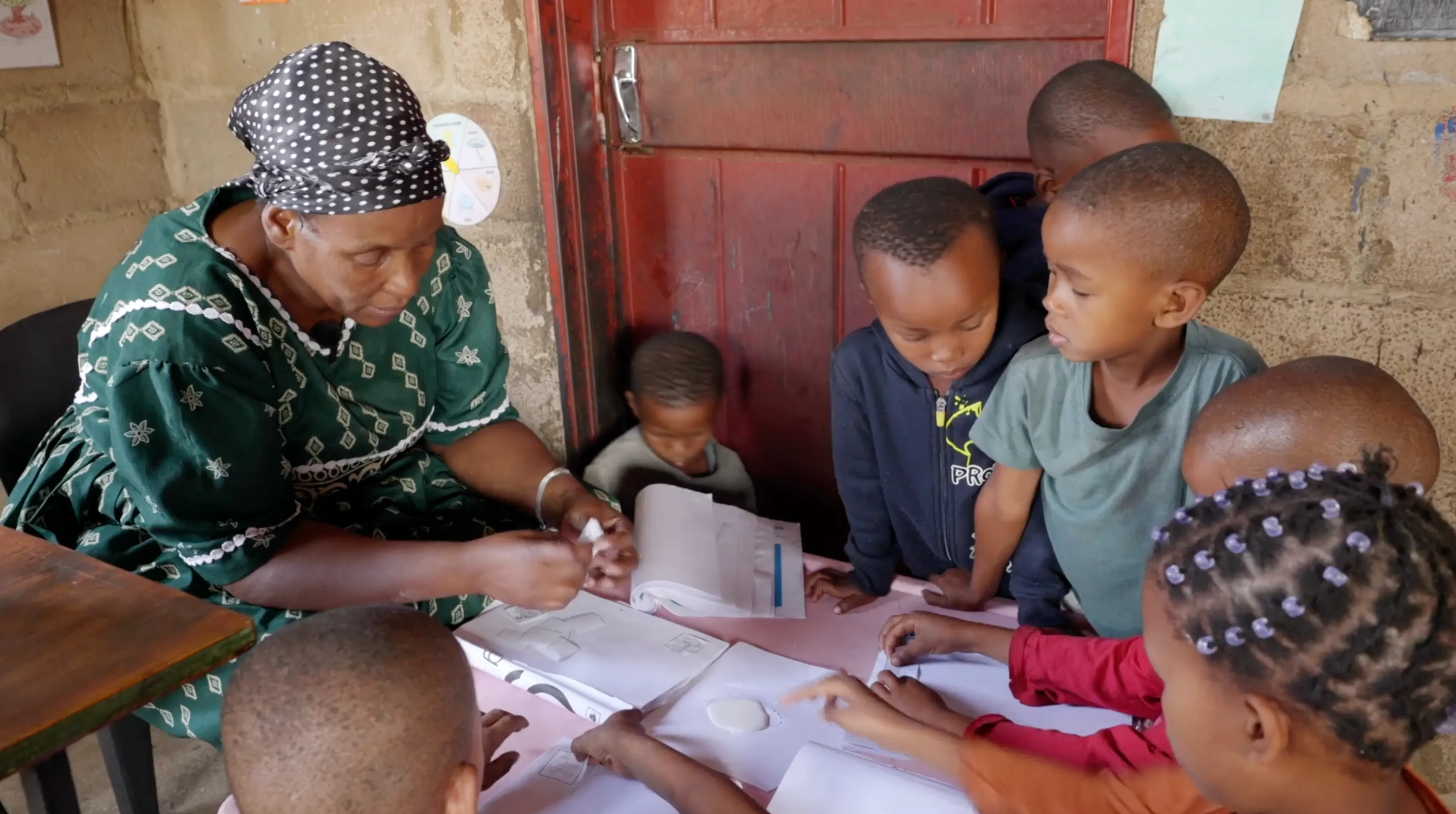 Voor deze kinderen in Namibië maakt juf Regina het verschil