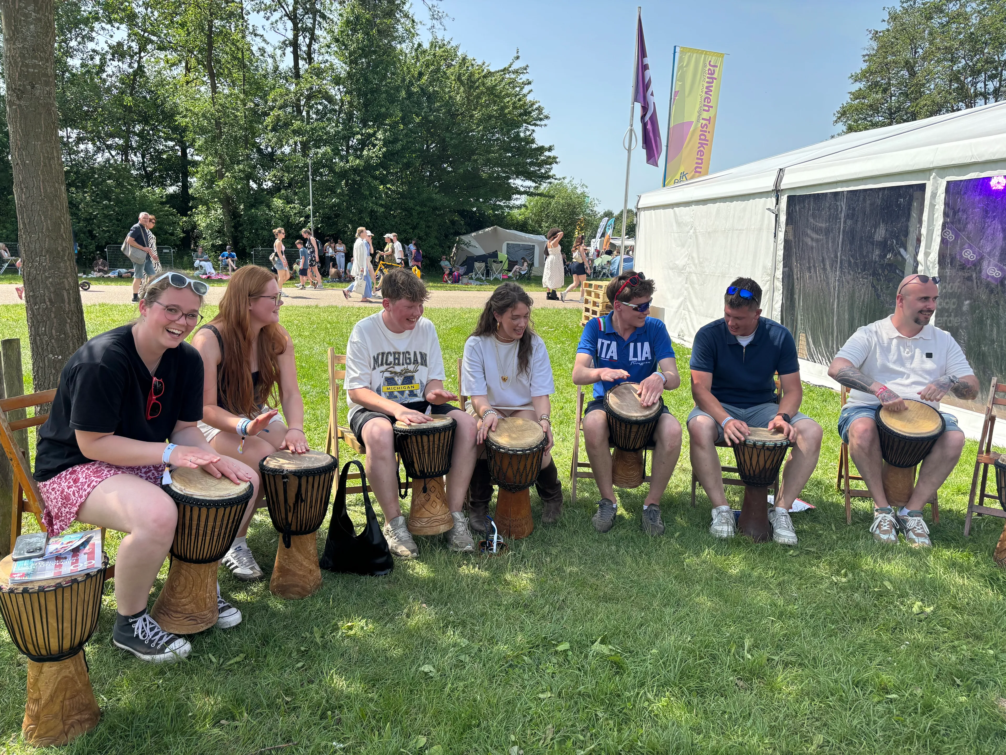 Win een swingende djembéworkshop voor jouw groep!