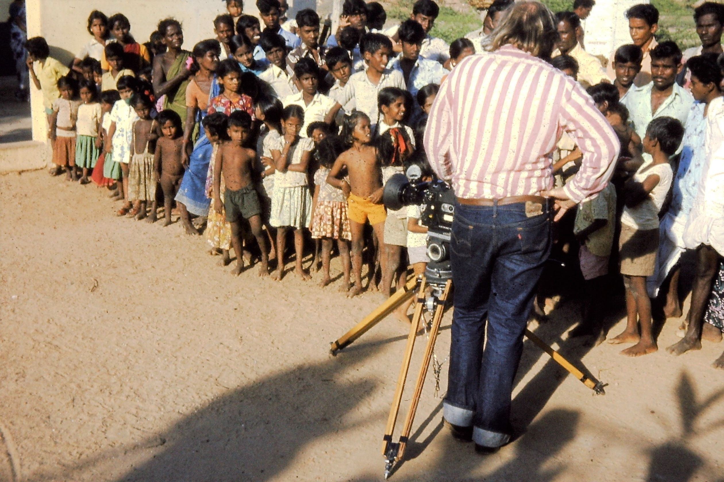 1978 India kinderhuis 2 met  EO cameraman Harry König