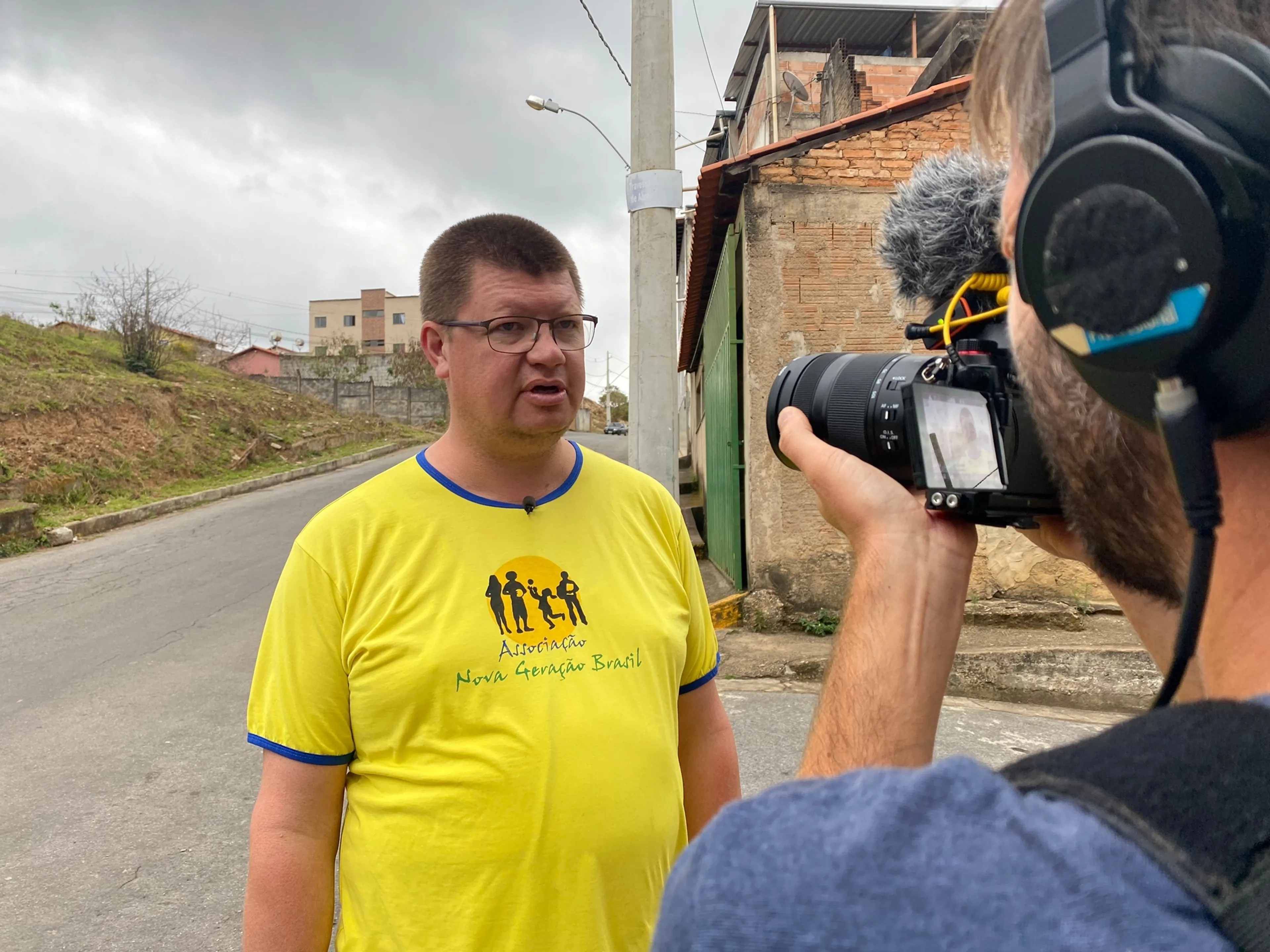 Knuffelbeer Samuel maakt verschil in Brazilië: “Overleven doe je niet alleen”
